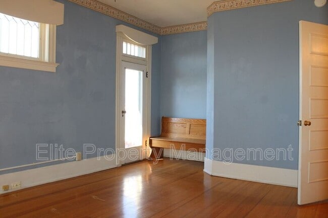 Building Photo - 511 W 13th St