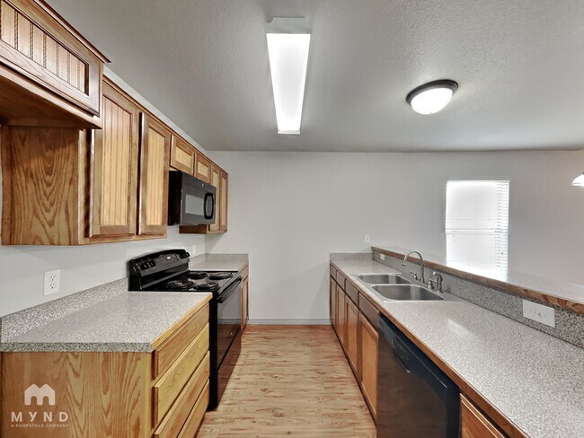 Building Photo - 612 Hilltop Dr