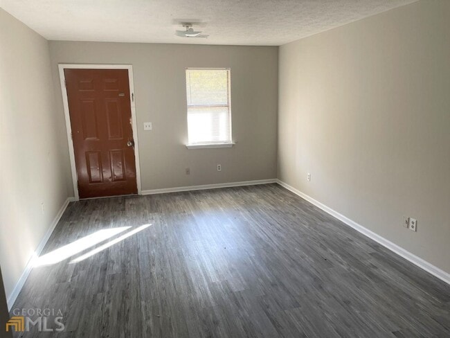 Building Photo - 307 Pelly St
