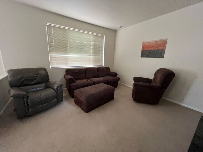 Building Photo - Nice Home in North Fort Collins