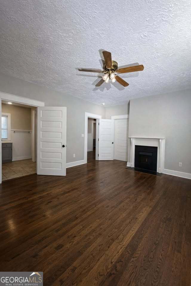 Building Photo - 392 S Cherokee Rd