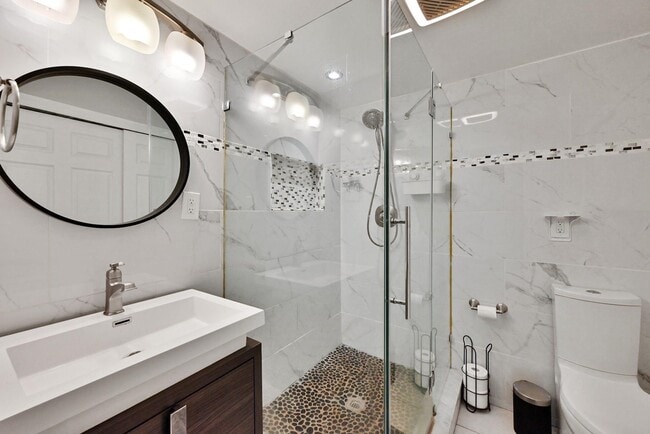 Building Photo - 375 Kingston Ct