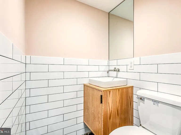 Building Photo - 2212 Panama St