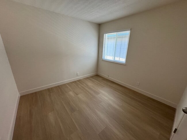 Building Photo - Beautifully Renovated 4-Bedroom Home in We...