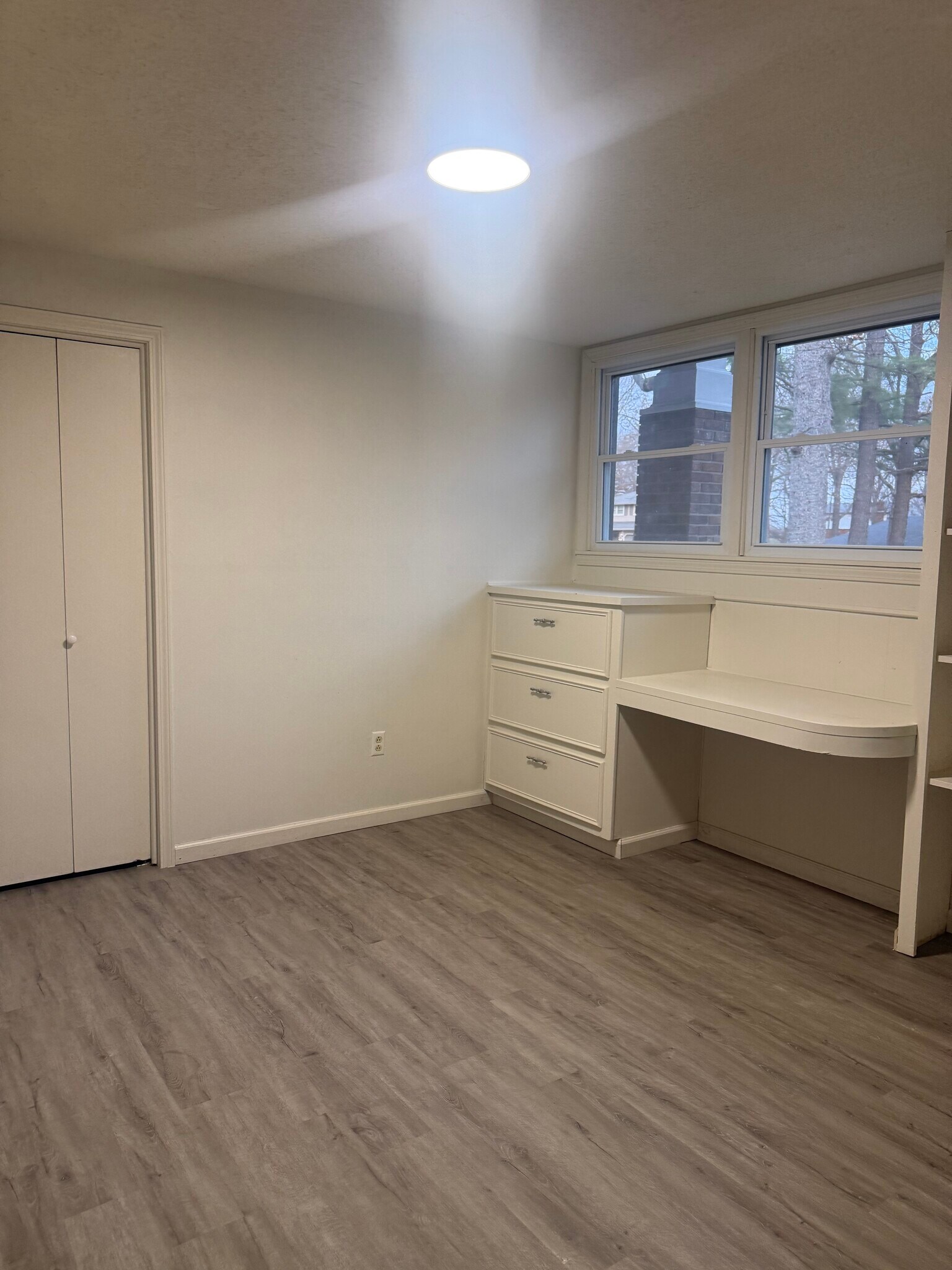 Building Photo - 1301 Chateau Dr