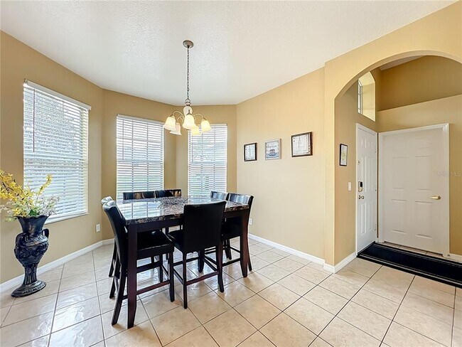 Building Photo - 520 Orista Dr