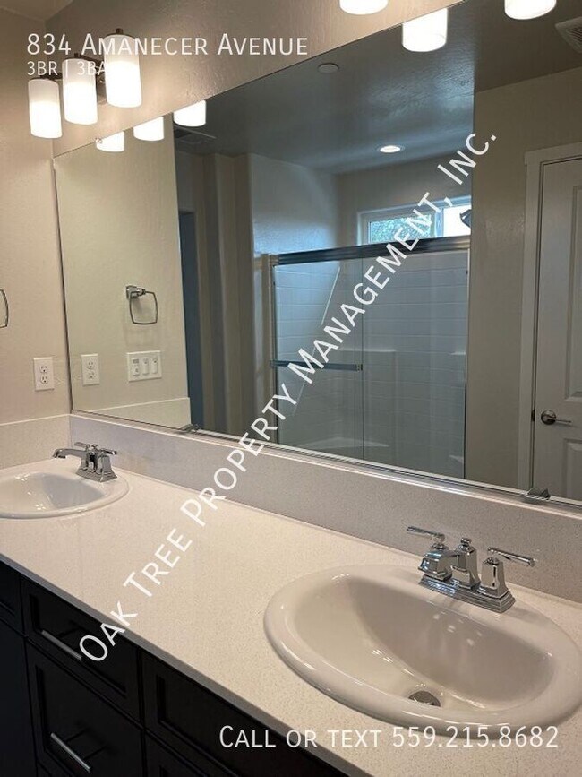 Building Photo - 834 Amanecer Ave