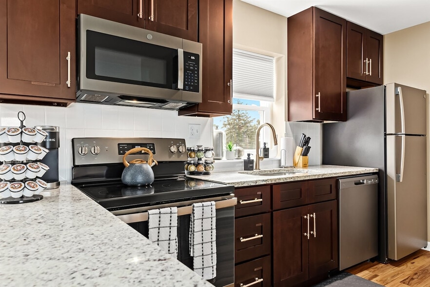 Building Photo - 18377 Sharon Ln