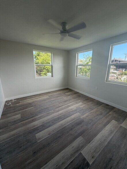 Building Photo - 1302 Clearlake Rd