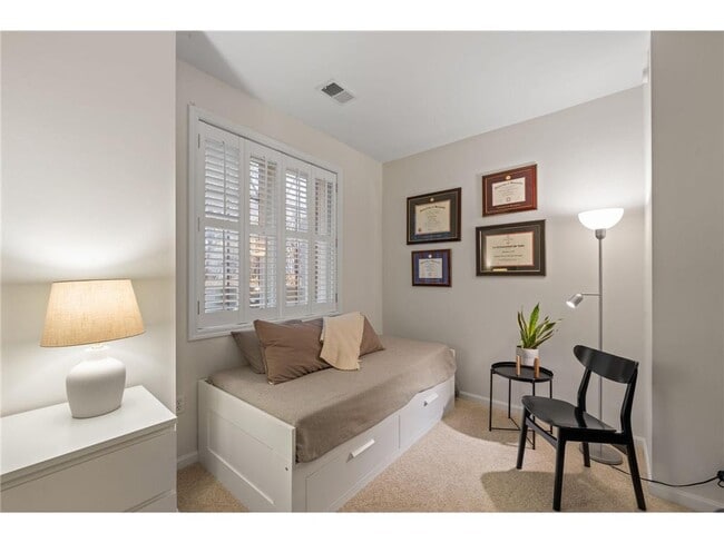 Building Photo - 1008 Portland Ave