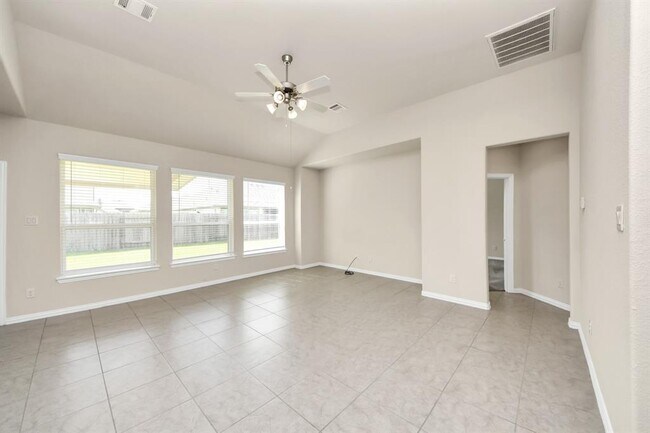 Building Photo - 21254 Lucknow Ln