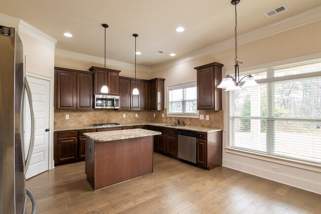 Building Photo - 1037 Dietrich Ln