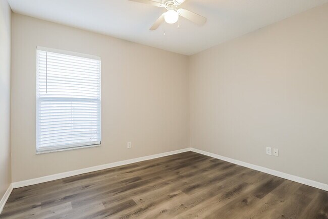 Building Photo - 2035 Attaway Dr