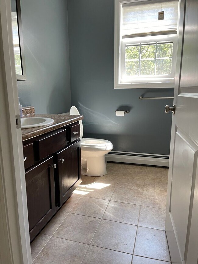 Building Photo - 7 Browns Freehold
