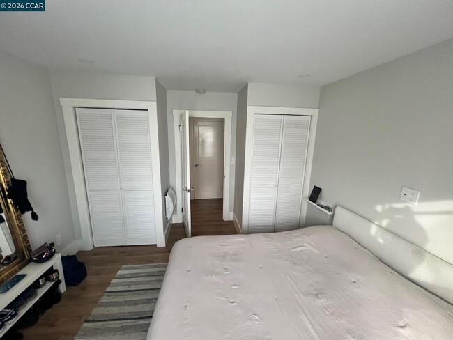 Building Photo - 1325 Hopkins St