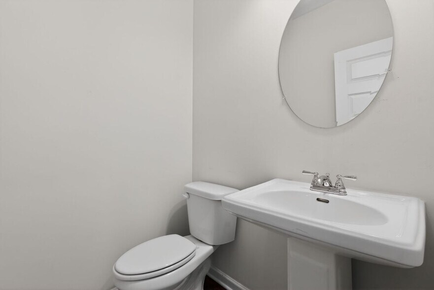 Building Photo - 185 Madison Bend