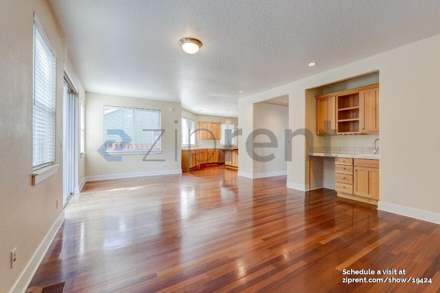 Building Photo - 10942 SW Koller St