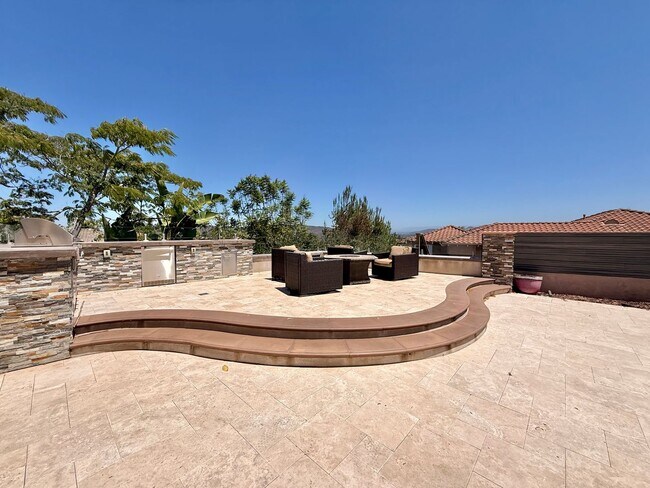 Building Photo - Luxurious Tuscan Style Villa in San Diego - Entertainers Dream!