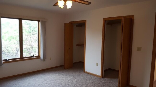 Building Photo - 6067 Cottontail Trail