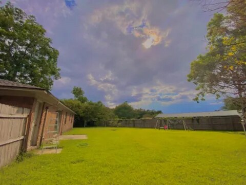 Building Photo - 5732 Scotland Pl