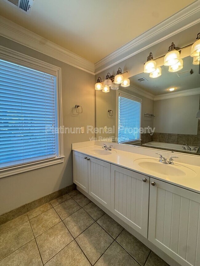 Building Photo - 1705 Barfield Run NW