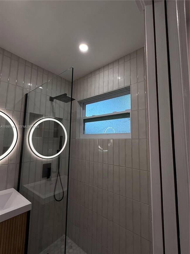 Building Photo - 345 Michigan Ave