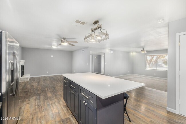 Building Photo - 1340 E Garnet Cir