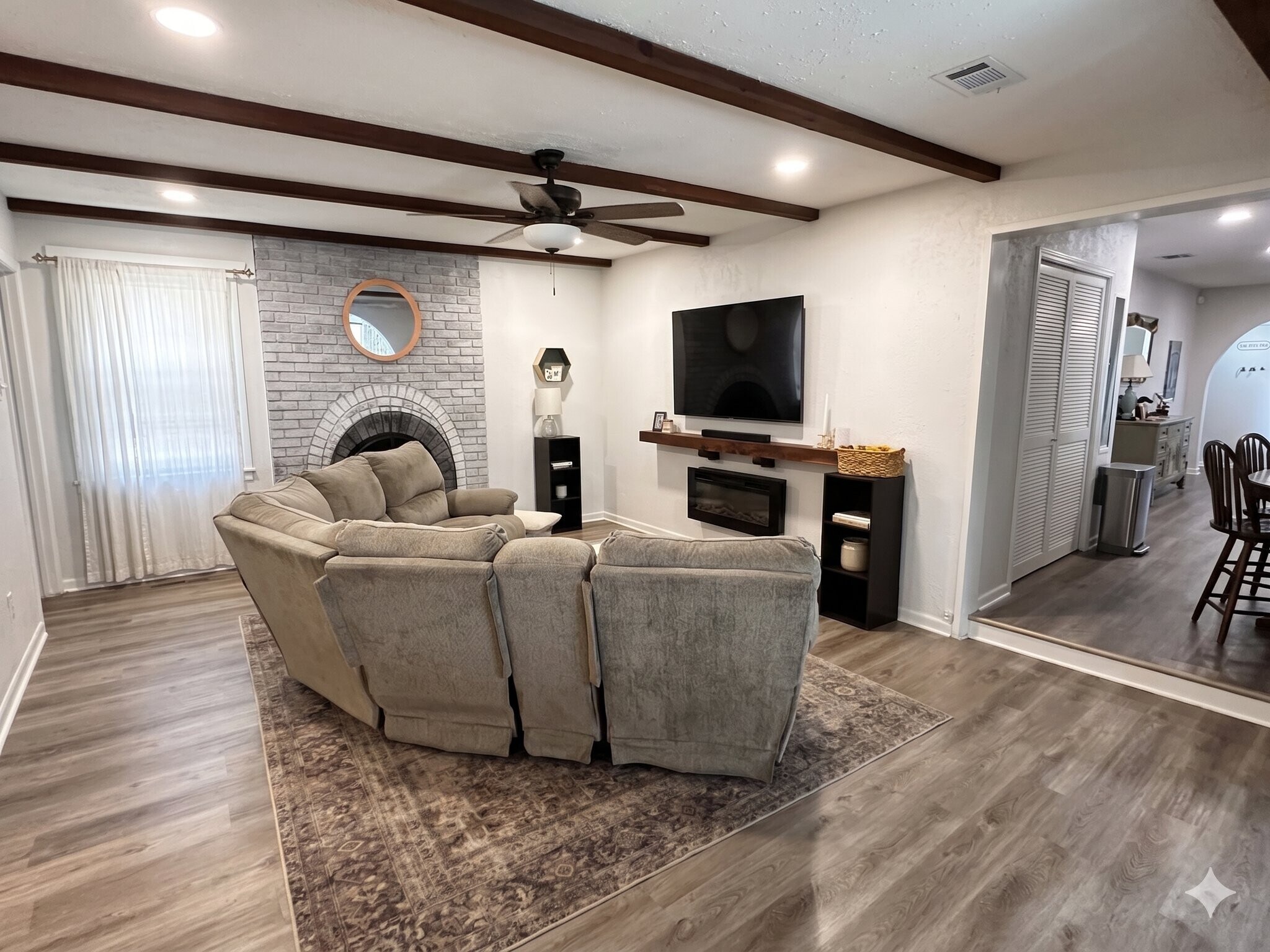 Building Photo - 118 Loizos Dr NW