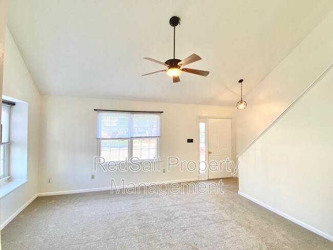 Building Photo - 109 Parkway Dr