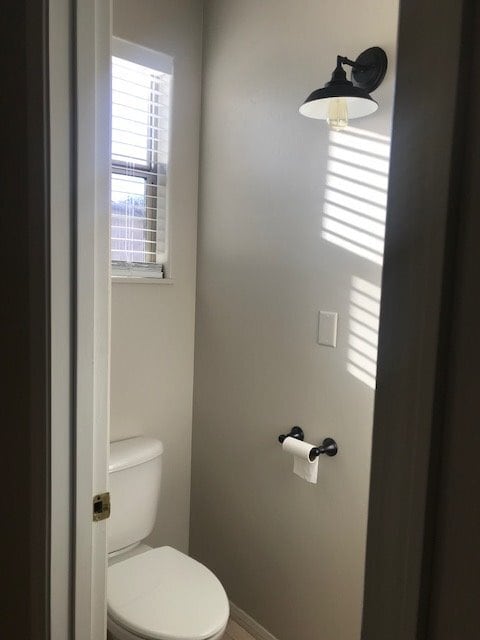 Building Photo - Coming Soon - Great 3 bed, 2 bath home with 2 car garage Front courtyard, covered back patio, piz...