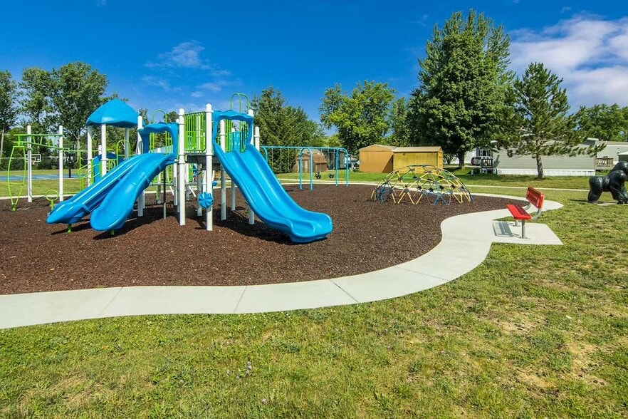 Building Photo - 4562 Iris Ln