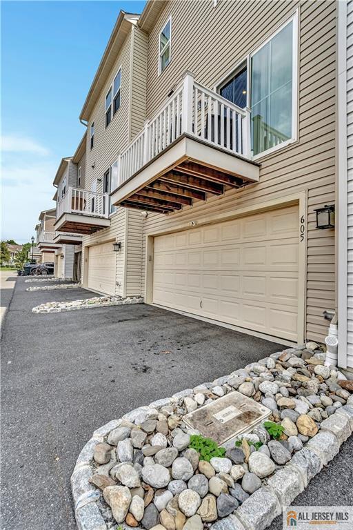 Building Photo - 605 Bayside Ct