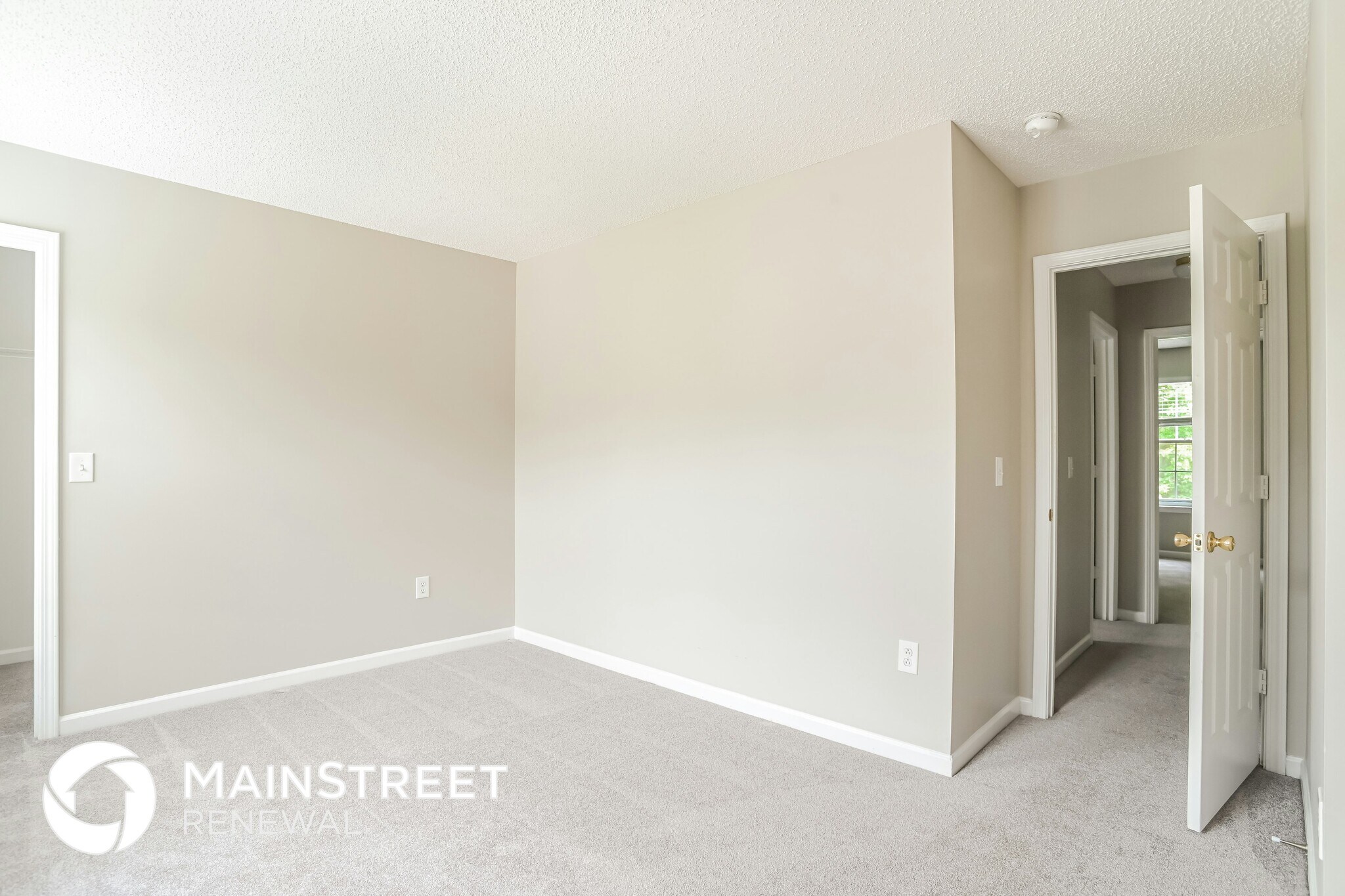 Building Photo - 4105 Edgeview Dr