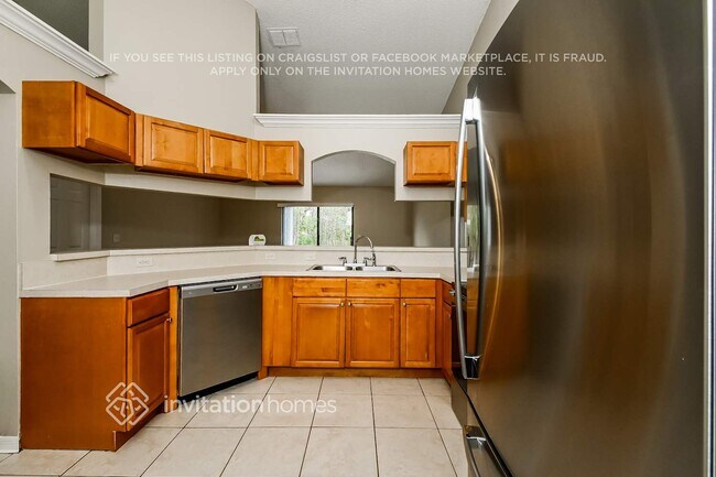 Building Photo - 2544 Parkland Dr