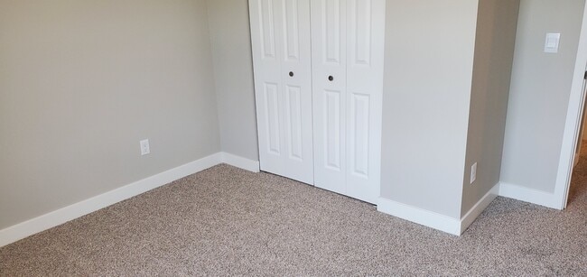 Building Photo - 5193 Mustang Dr