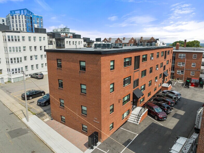 Building Photo - 329 Summit Ave
