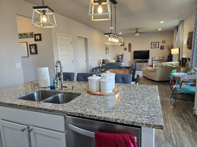 Building Photo - 310 Pavo Ct