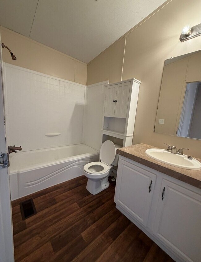 Building Photo - 3br 2ba on 1.5 acres in Blanchard!!