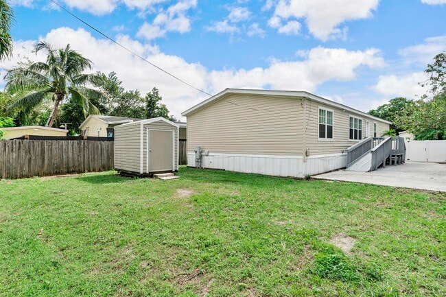 Building Photo - 10139 Marlin Dr