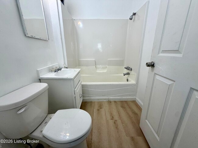 Building Photo - 2123 Dumesnil St