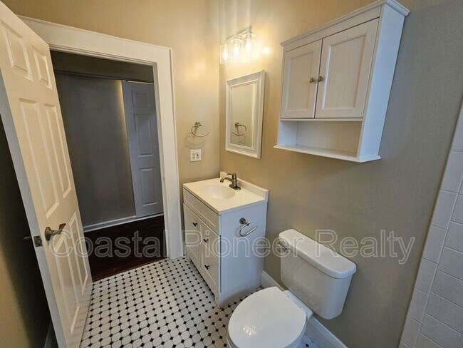 Building Photo - 209 S Westland Ave