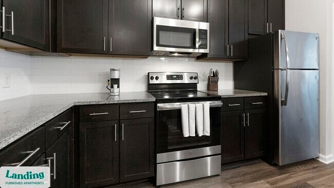 Building Photo - 915 Brentmoor Dr