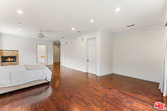 Building Photo - 5218 Otis Ave