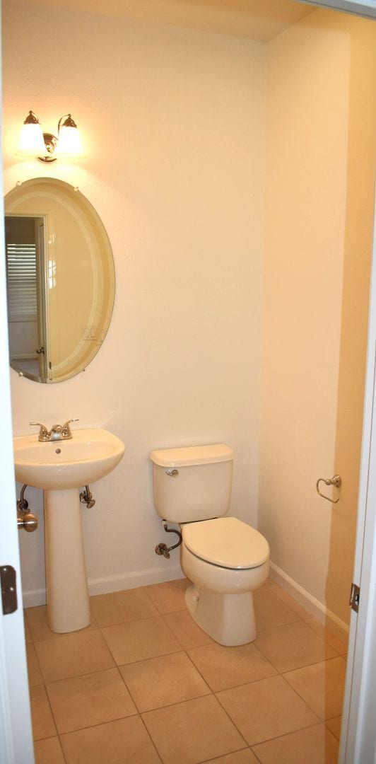 Building Photo - Great home with solar, centrally located n...