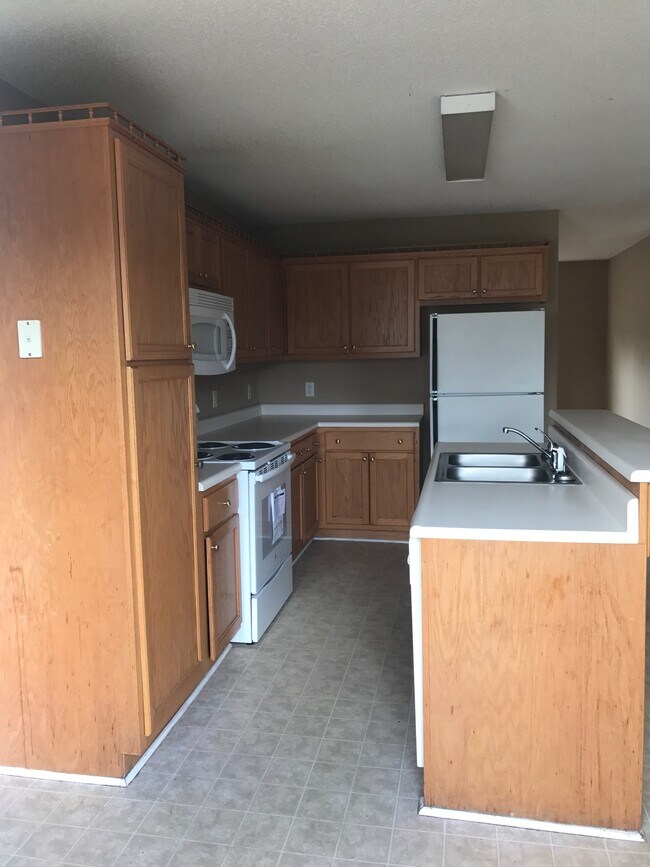 Building Photo - 814 King Arthur Dr