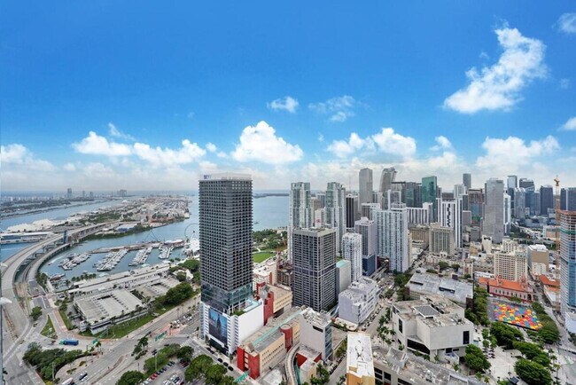 Building Photo - 125 NE 6th St