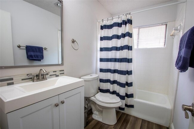 Building Photo - 2108 Warfield Way