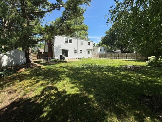 Building Photo - 6318 Avon St