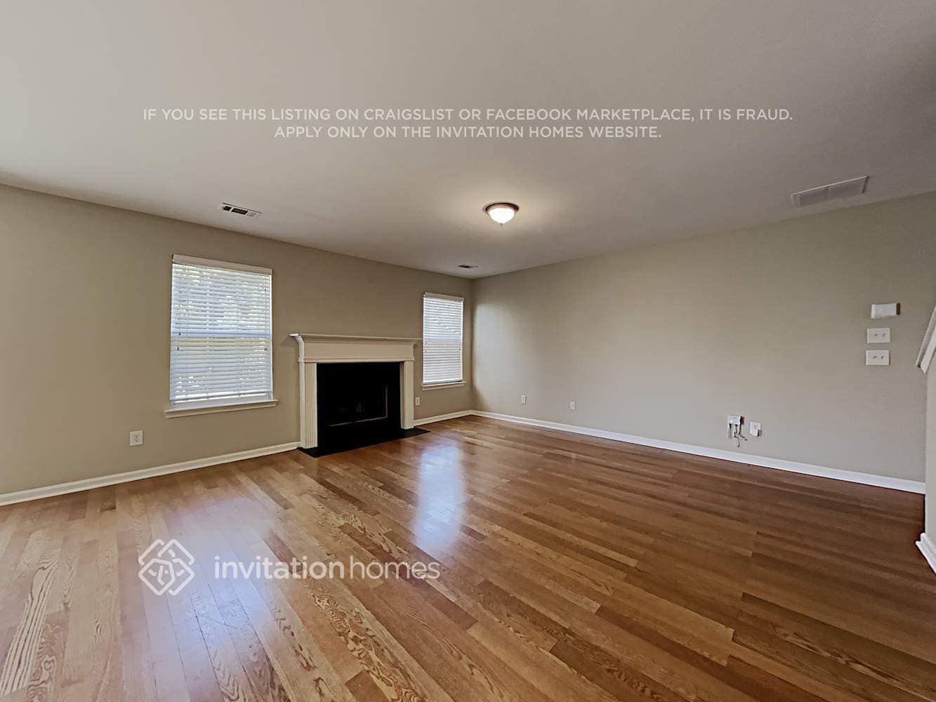 Building Photo - 2730 Englewood Dr