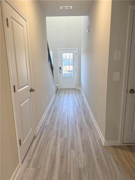 Building Photo - 823 Misty Holw Trl